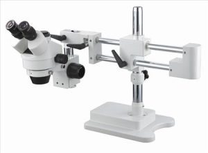 لوپ 3 چشم (میکروسکوپ) بازودار همراه ال سی دی و دوربین، کامپیوتر به بازوی بزرگ قابل تنظیم و پایه های پایدار است. این محصول دارای چندین پیچ تنظیم برای فوکوس دقیق می‌باشد.